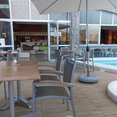 Casa Ursula - Monsenor Apts *